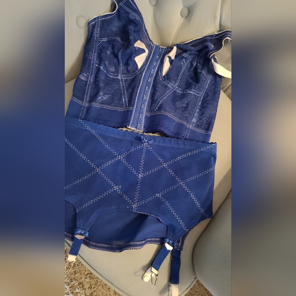 Vintage Inspired Hand-Dyed Blue Corset and Garter Set Med/Large - Picture 2 of 2